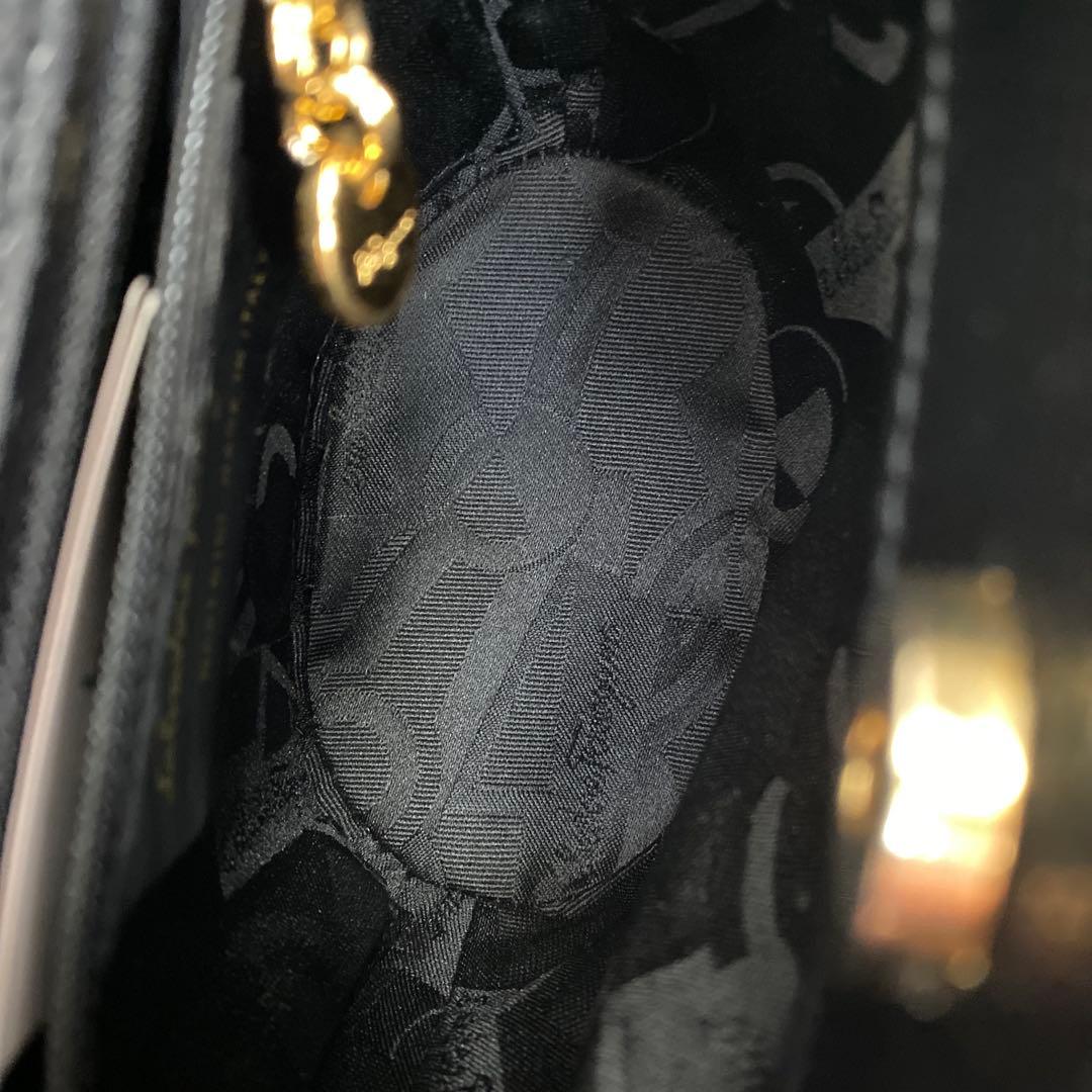 Salvatore Ferragamoハンドバッグ ヴァラリボン バケツバケット