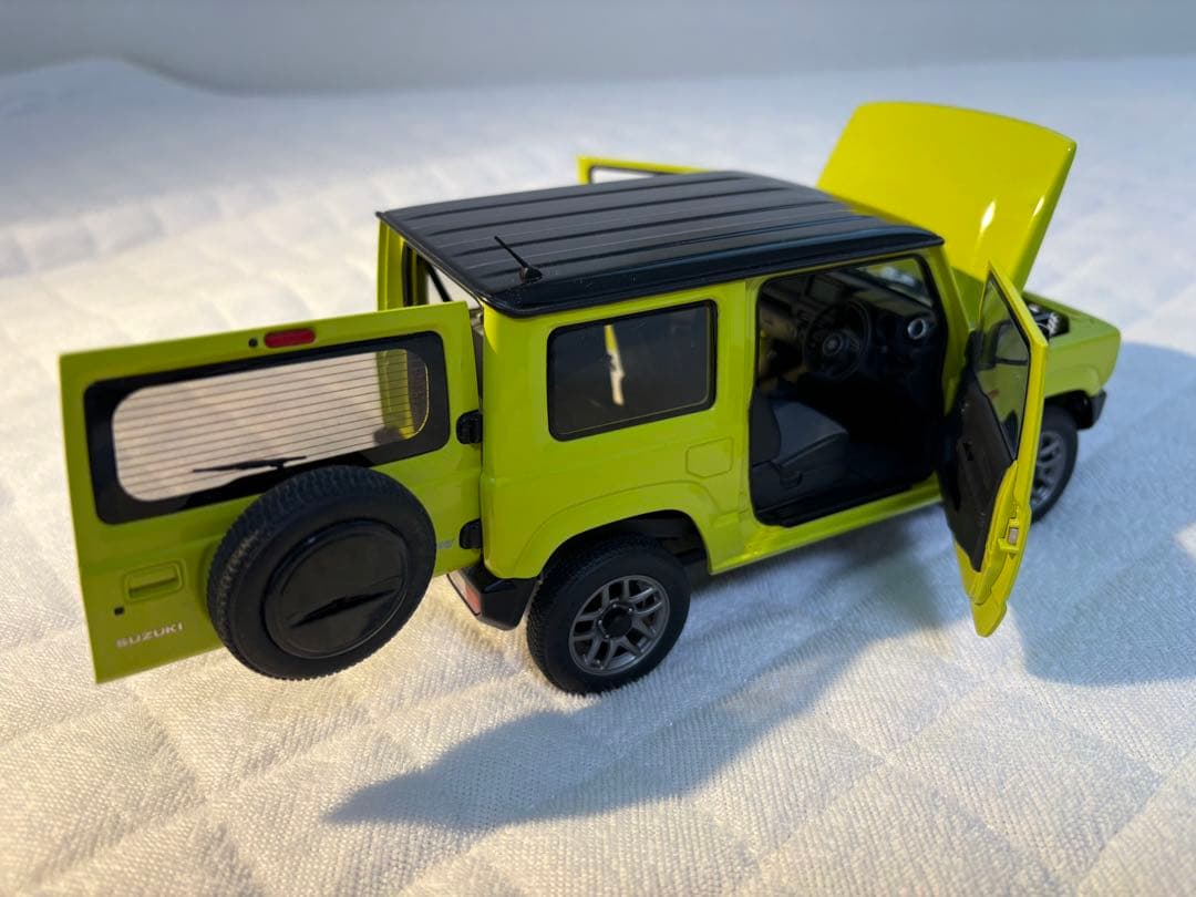 スズキ ジムニー 1/18 キネティックイエロー