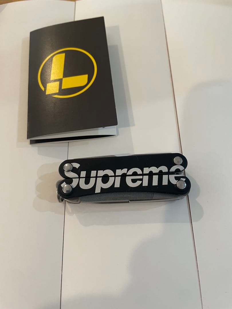 小物 SUPREME Leatherman Squirt PS4 Multitool