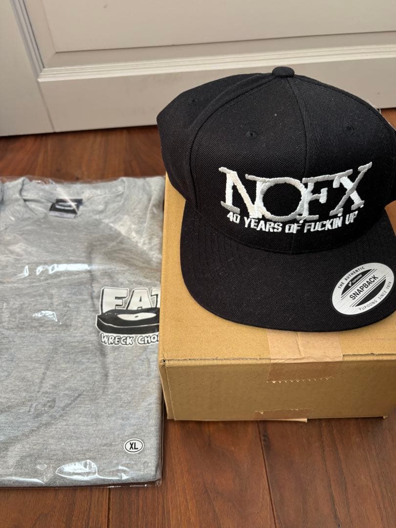 【未使用】NOFXキャップ　FATレコードTシャツXL