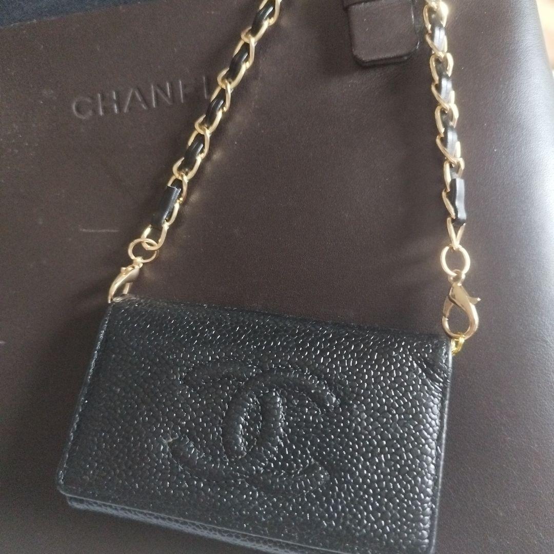 CHANEL ブラック レザー チェーンケース