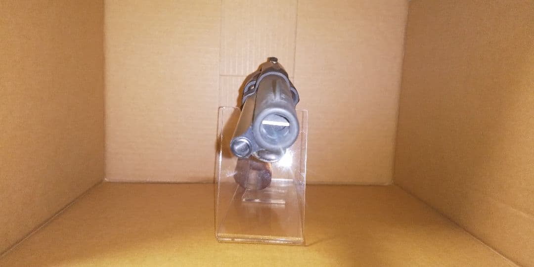 リボルバー モデルガン 黒と茶色