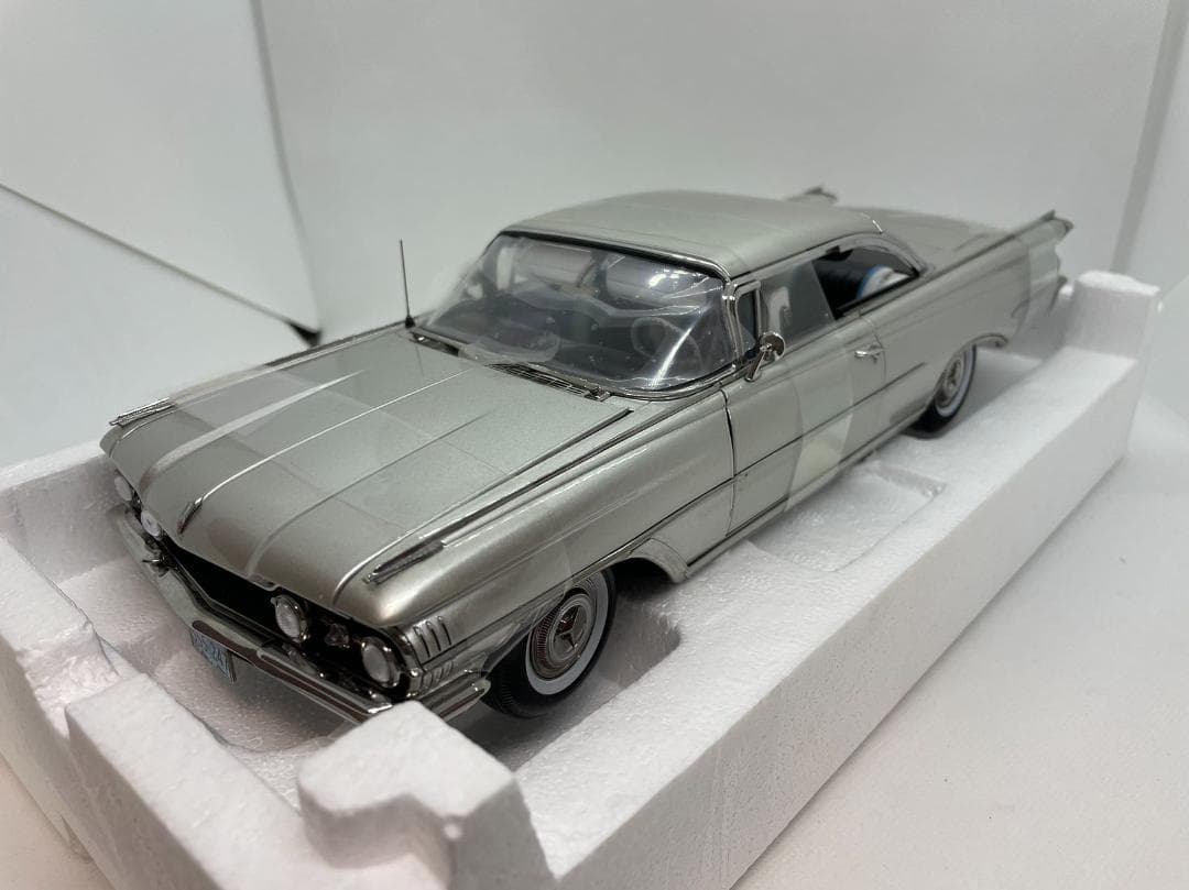 105-007 サンスター 1/18 Oldsmobile 98 HardTop