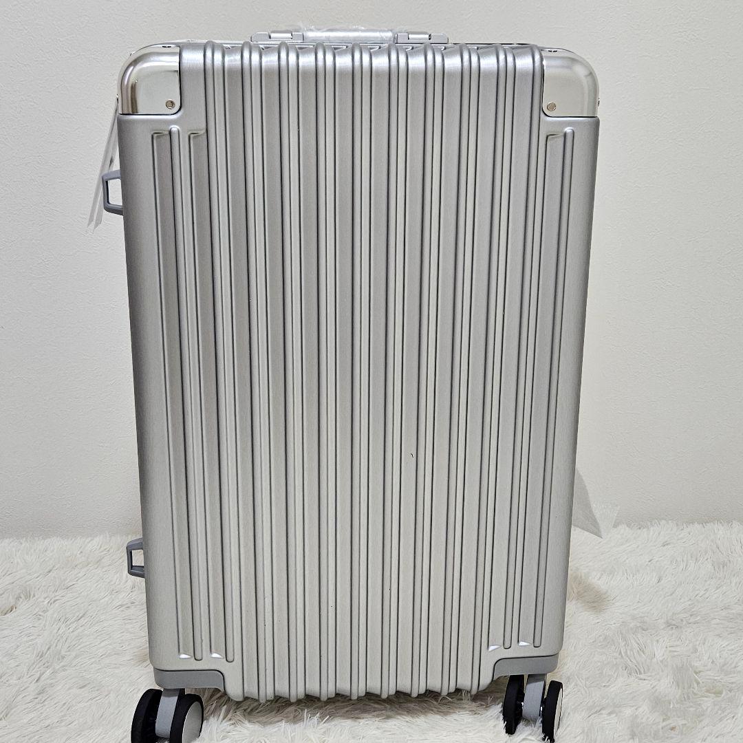 新品✨️スーツケース Mサイズ 66L 静音キャスター TSAロック
