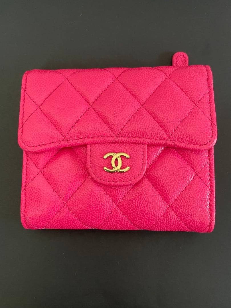シャネル ネオンピンク コンパクト 財布 レディース