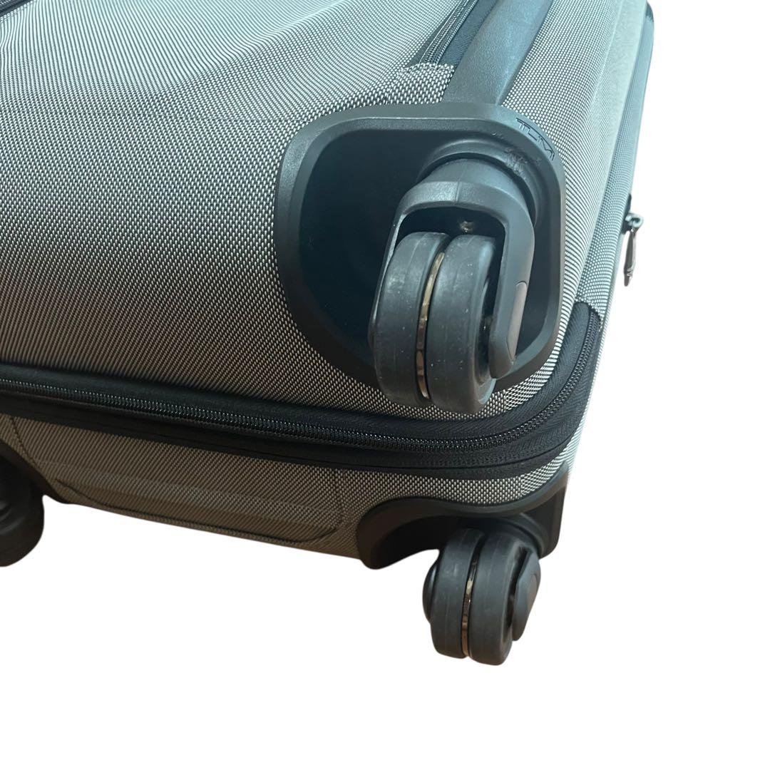 TUMI ALPHA Xインターナショナル・デュアル・アクセス　　キャリーケース