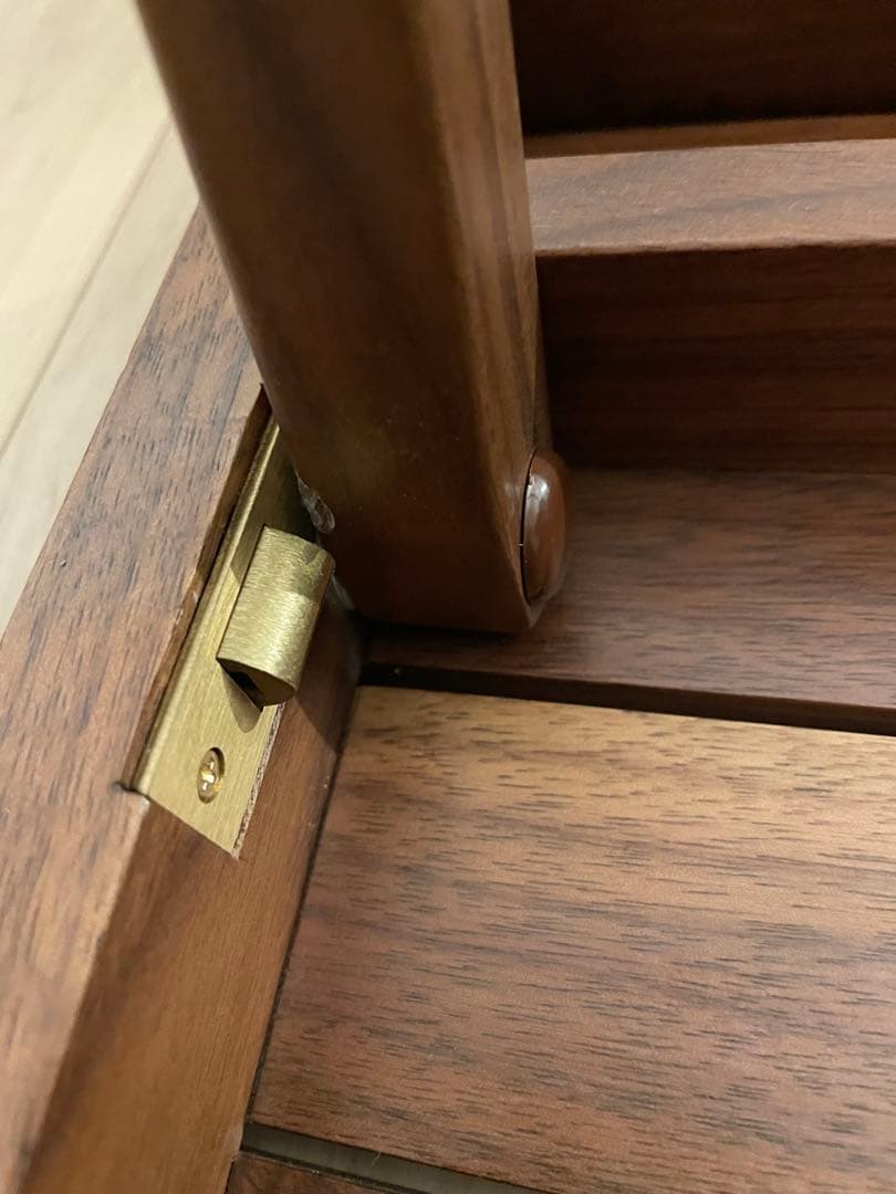 HILLS FEELD 俺のMOKKIN　テーブル