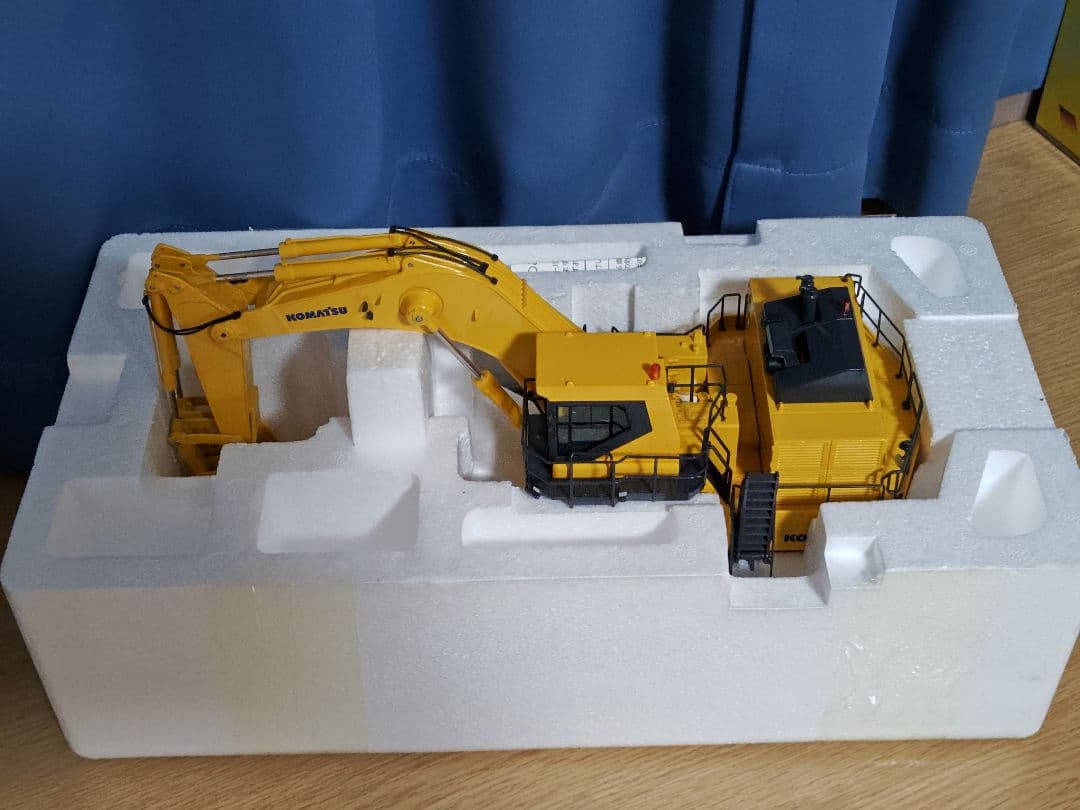 コマツ建機 KOMATSU 1/50 PC2000-8 ダイキャストモデル