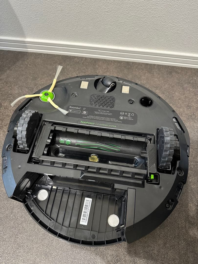 お掃除ロボット　ルンバi7 本体➕ダストクリーナー　ブラック　【美品】