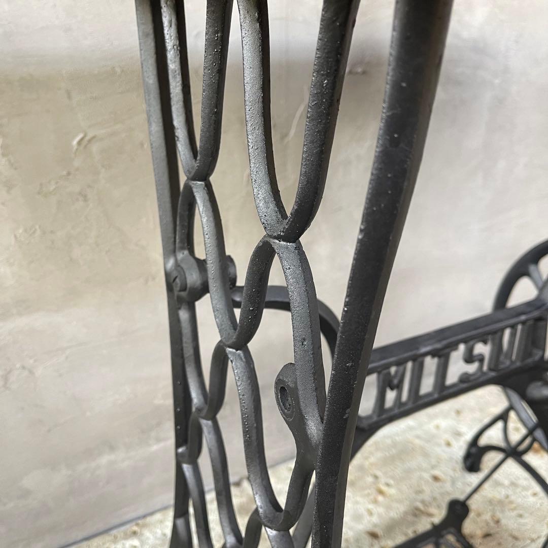 アンティークミシン脚テーブル　【MITSUI】 足踏みミシン　網目　レトロ雑貨