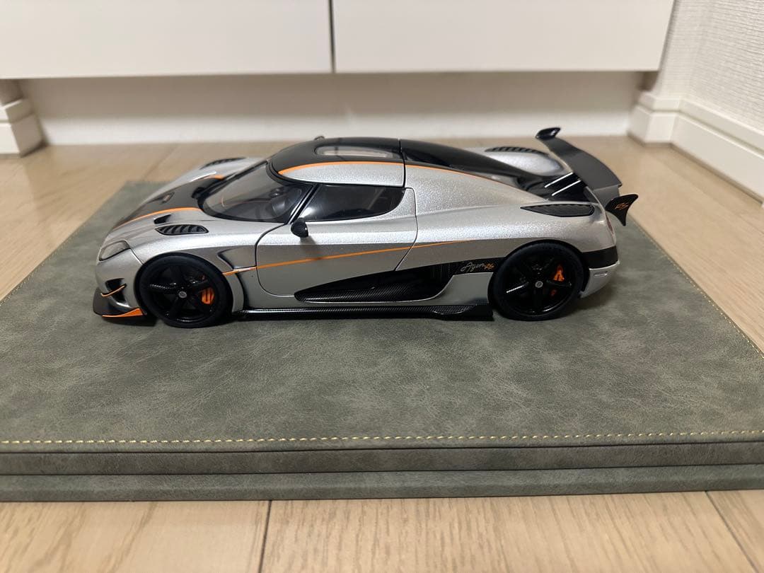 オートアート 1/18 ケーニグセグ アゲーラ ミニカー ケース付