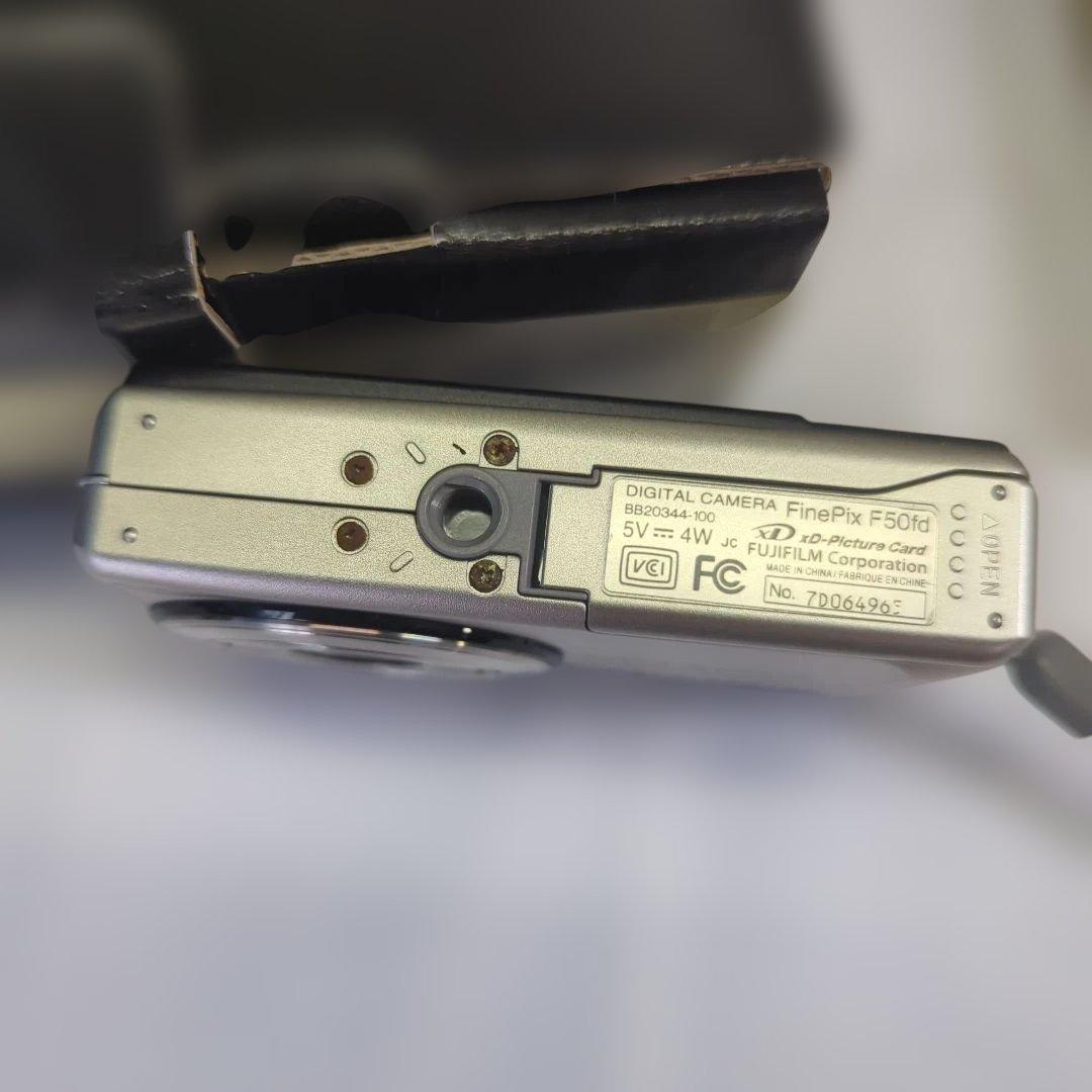 Fujifilm FinePix F50fd デジタルカメラ　ジャンク品