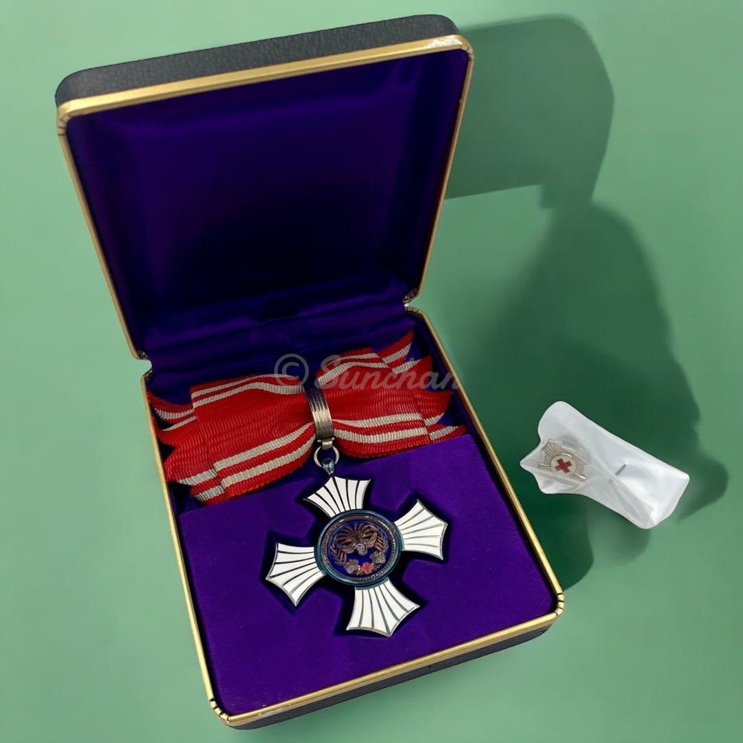 【希少品】 日本赤十字社 銀色功労賞 未開封ピンバッジ付き 勲章 明治二十一年