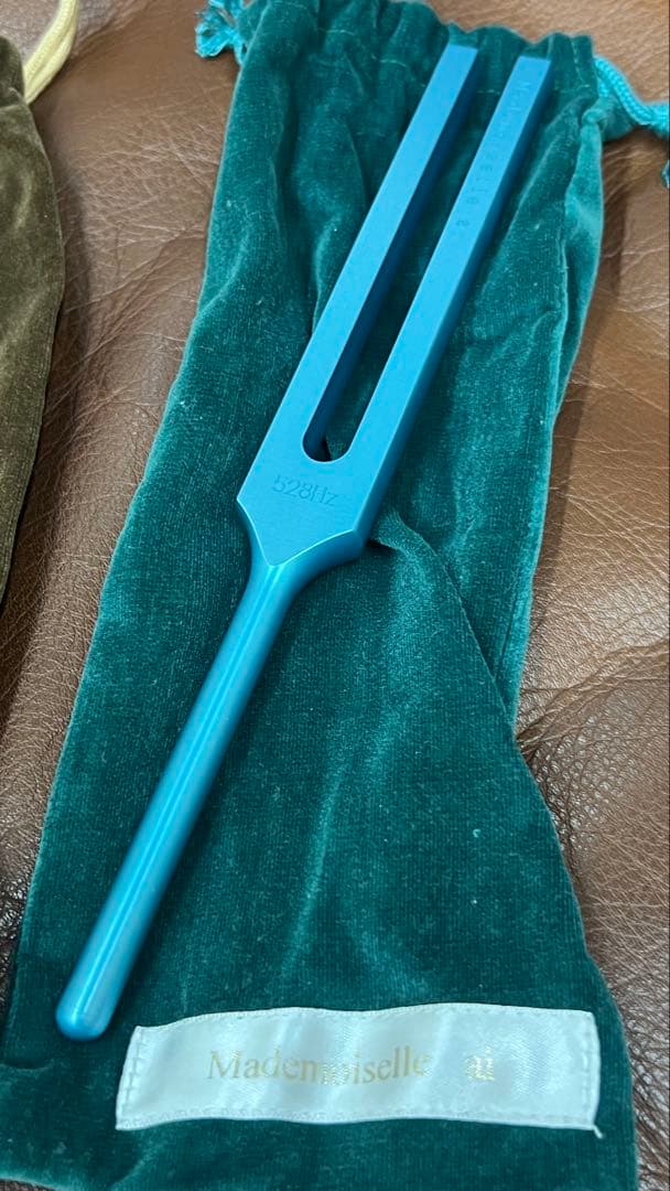 マドモアゼル愛　３本　クリアリングチューナー　美品　開運占い　瞑想楽器快眠