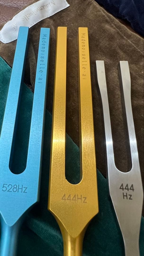 マドモアゼル愛　３本　クリアリングチューナー　美品　開運占い　瞑想楽器快眠