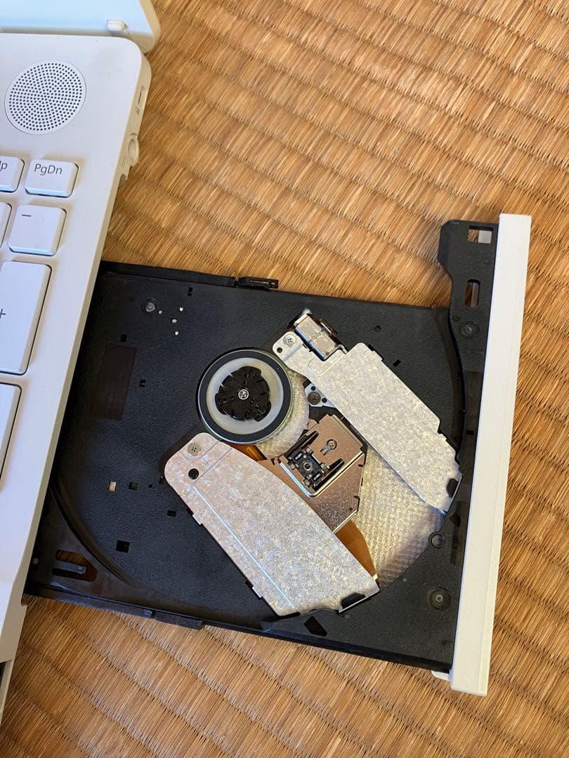 Windowsノート本体 Fujitsu AH50/D1 i7-7700HQ 4GB RAM