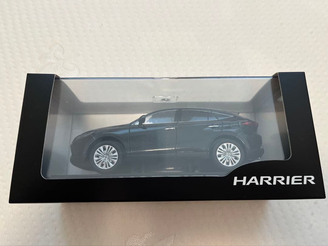 トヨタ　ハリアー　80系　ミニカー　1/30 プレシャスブラックパール