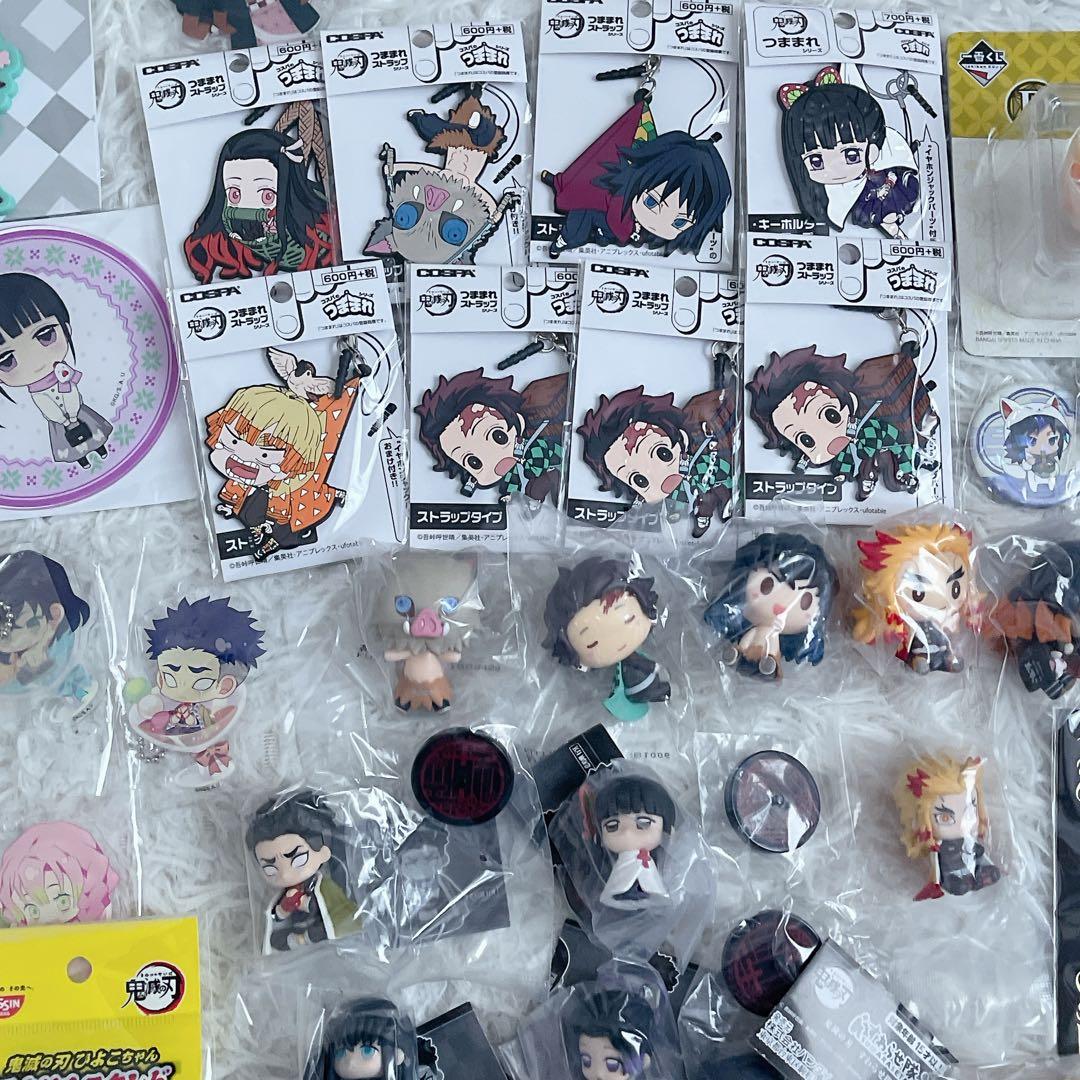 鬼滅の刃　グッズ　101個　まとめ売り　キーホルダー　フィギュア　アクリル