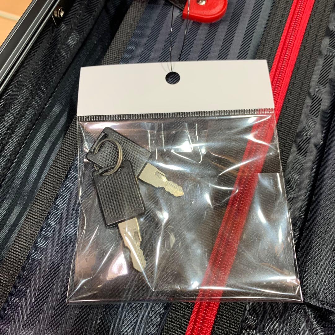 ESCAPE'S グリップマスター 83L 鍵２本付 スーツケース シフレ