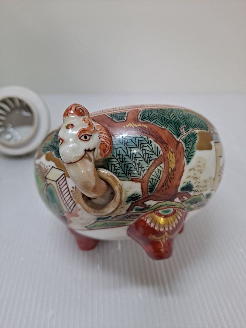 九谷焼 未使用 耳付き 三つ足香炉 赤絵 つまみ狛犬 アンティーク