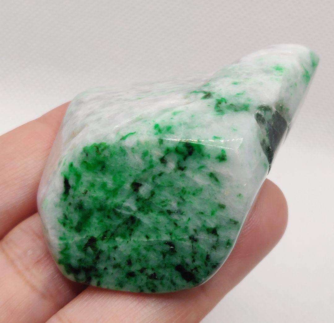 【貴重】本翡翠(発色鮮やか)のルース(85ｇ)