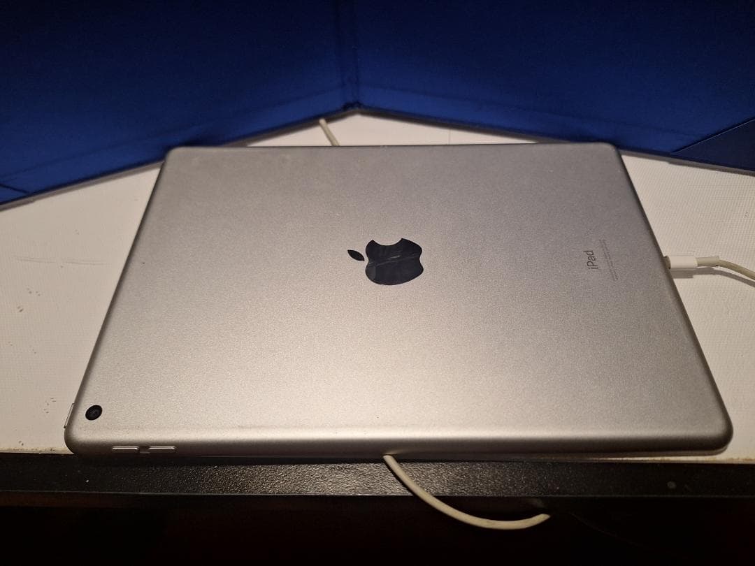 iPad (第7世代) A2197 32GB ホワイト ジャンク品