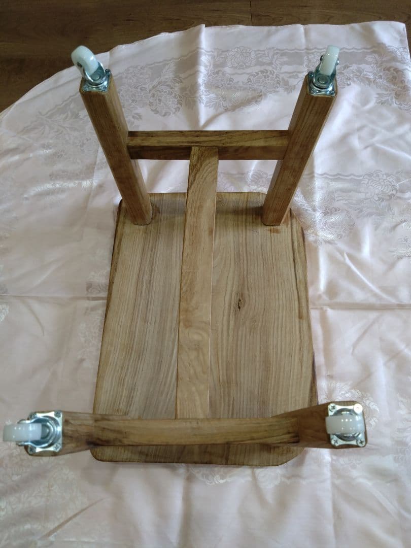 栗の木の椅子➕️カッティングボードのセット　ねこさんになります❕