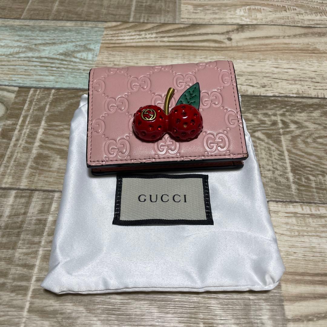 GUCCI チェリー装飾 二つ折り財布 ピンク