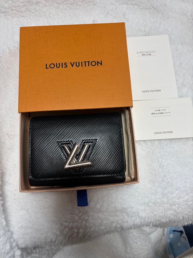 にゃんママページ　LOUIS VUITTON ブラック 三つ折り財布