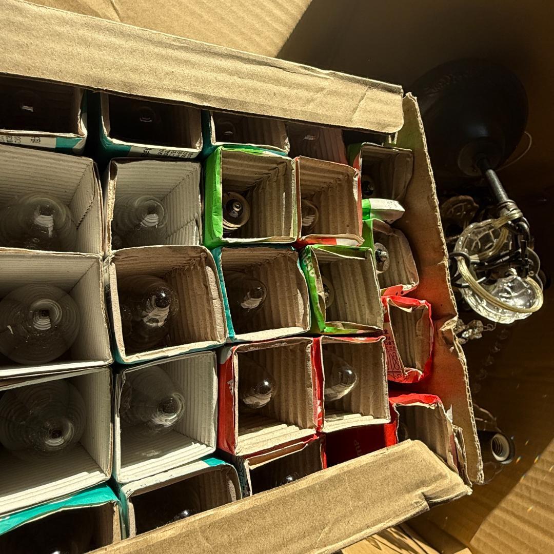 ペンちゃん　2台セット　スワロフスキー クリスタル シャンデリア