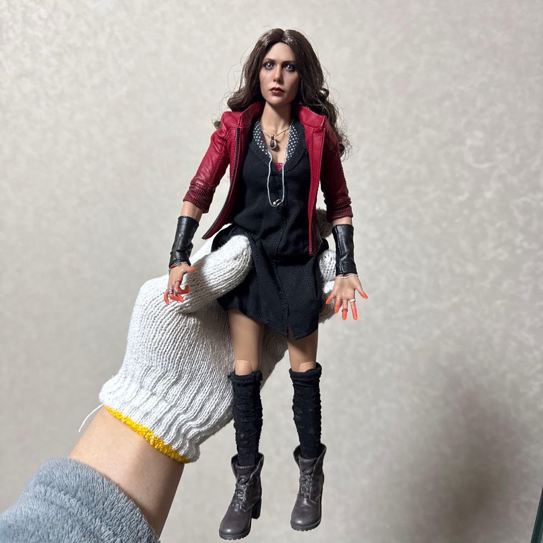 アベンジャーズ スカーレット・ウィッチホットトイズ フィギュア