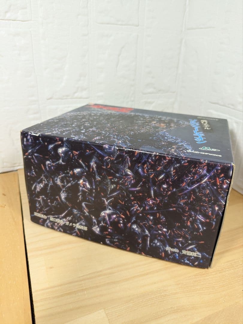 新品希少限定品　ガメラ2 ソルジャーレギオン　木製ベース付ソフビキット