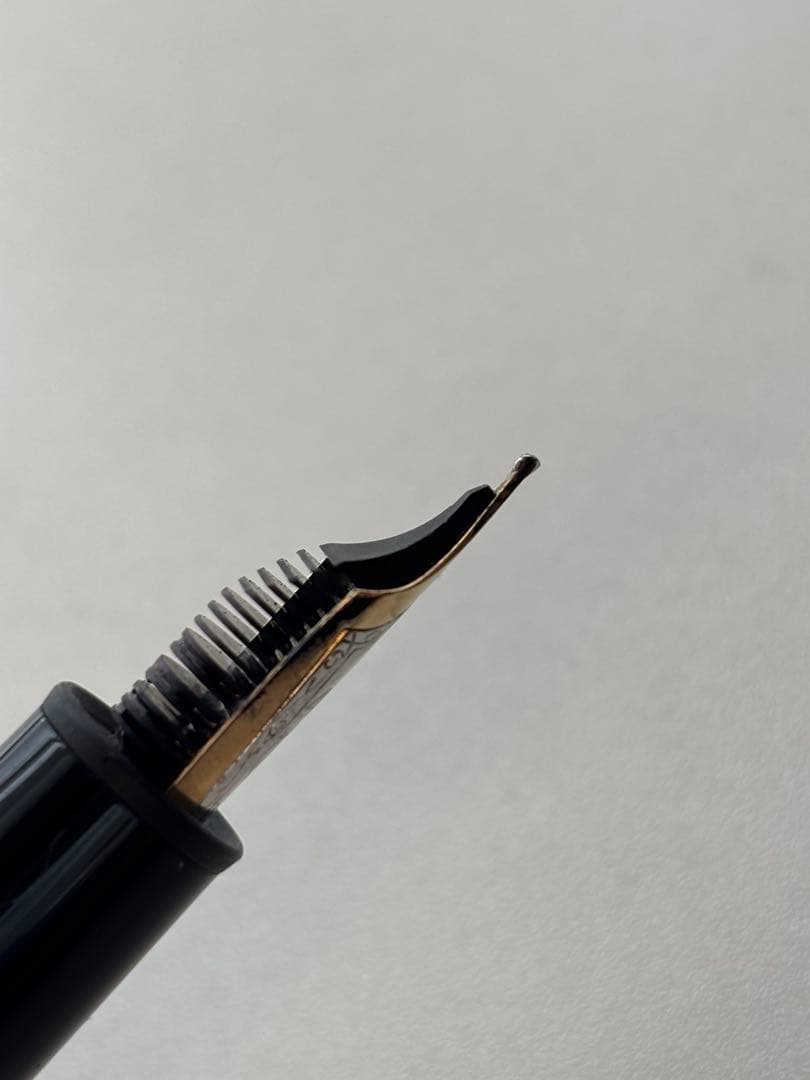 モンブラン マイスターシュテュック ル・グラン 146 万年筆 M 中白　14K