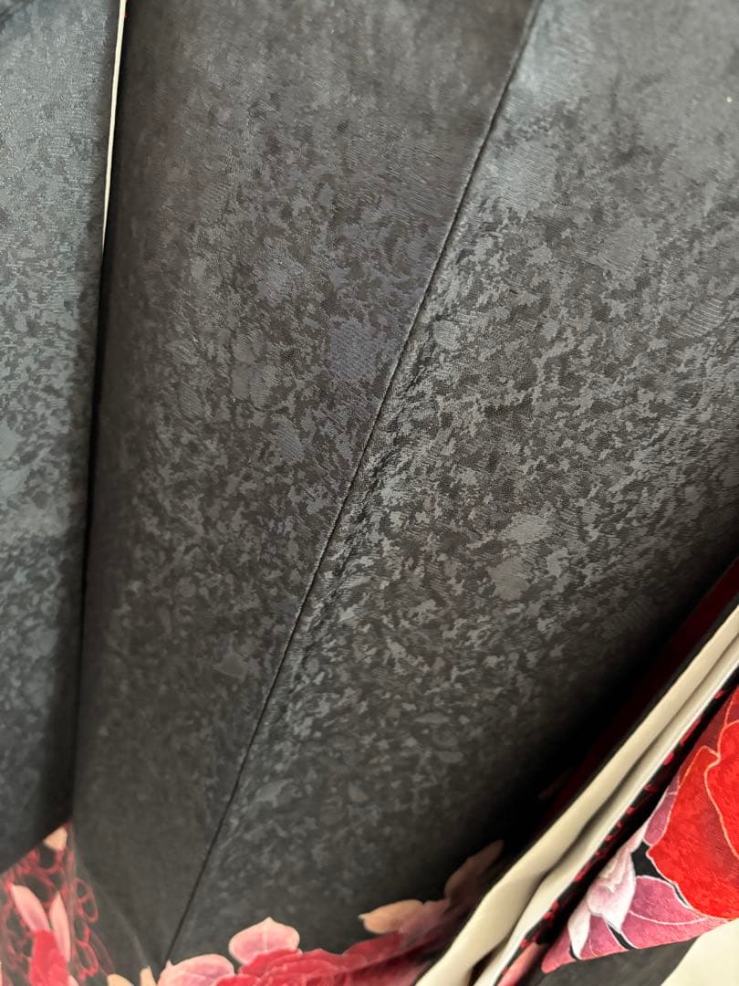豪華　未使用に近い　黒地バラ刺繍振袖フルセット　成人式　パールトーン加工