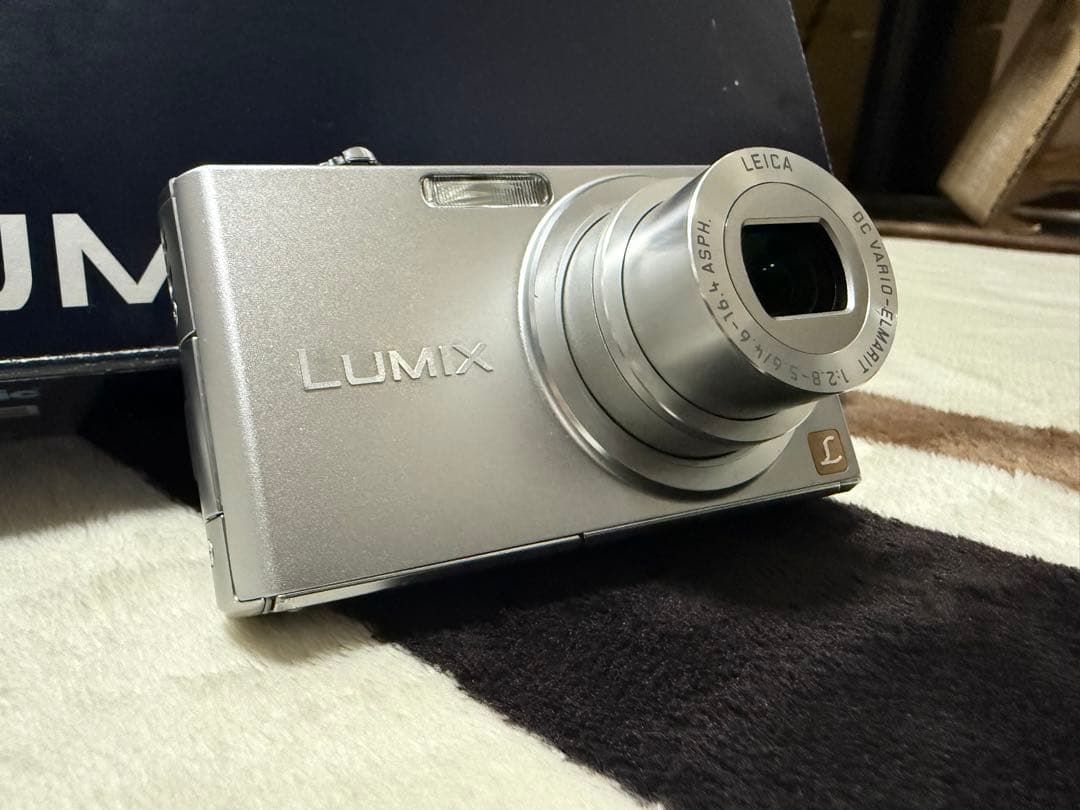 Panasonic LUMIX DMC-FX33 シルバー