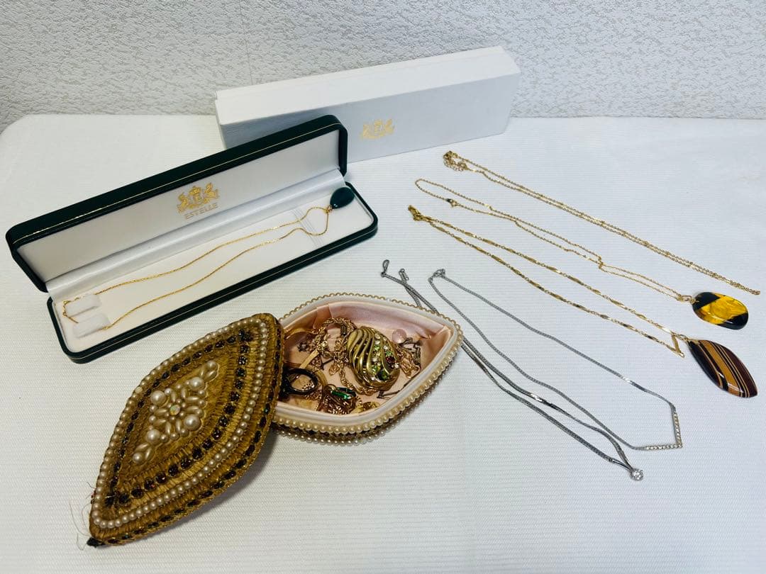 遺品整理品　ジュエリーケースごと　アクセサリー　ジュエリーセット
