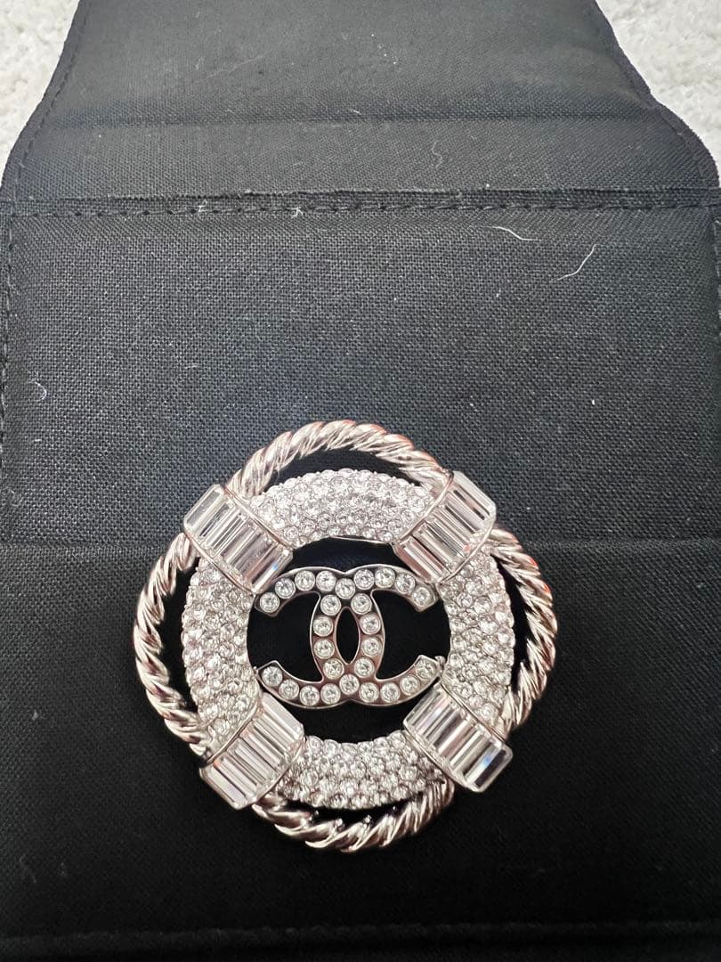 CHANEL クリスタルブローチ ロープデザイン