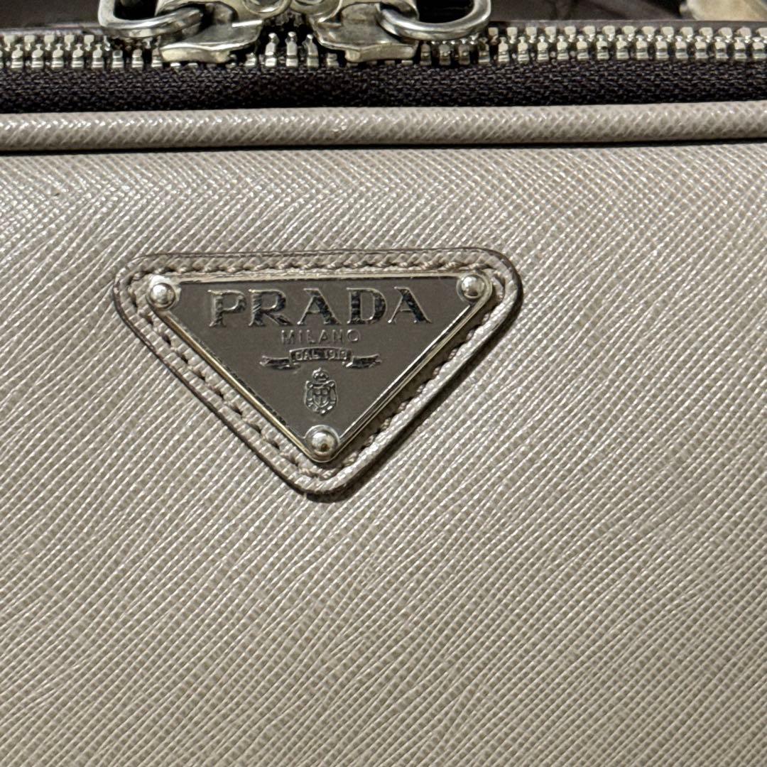 PRADA プラダ　トライアングルロゴ　キャリーケース　サフィアーノ　グレージュ