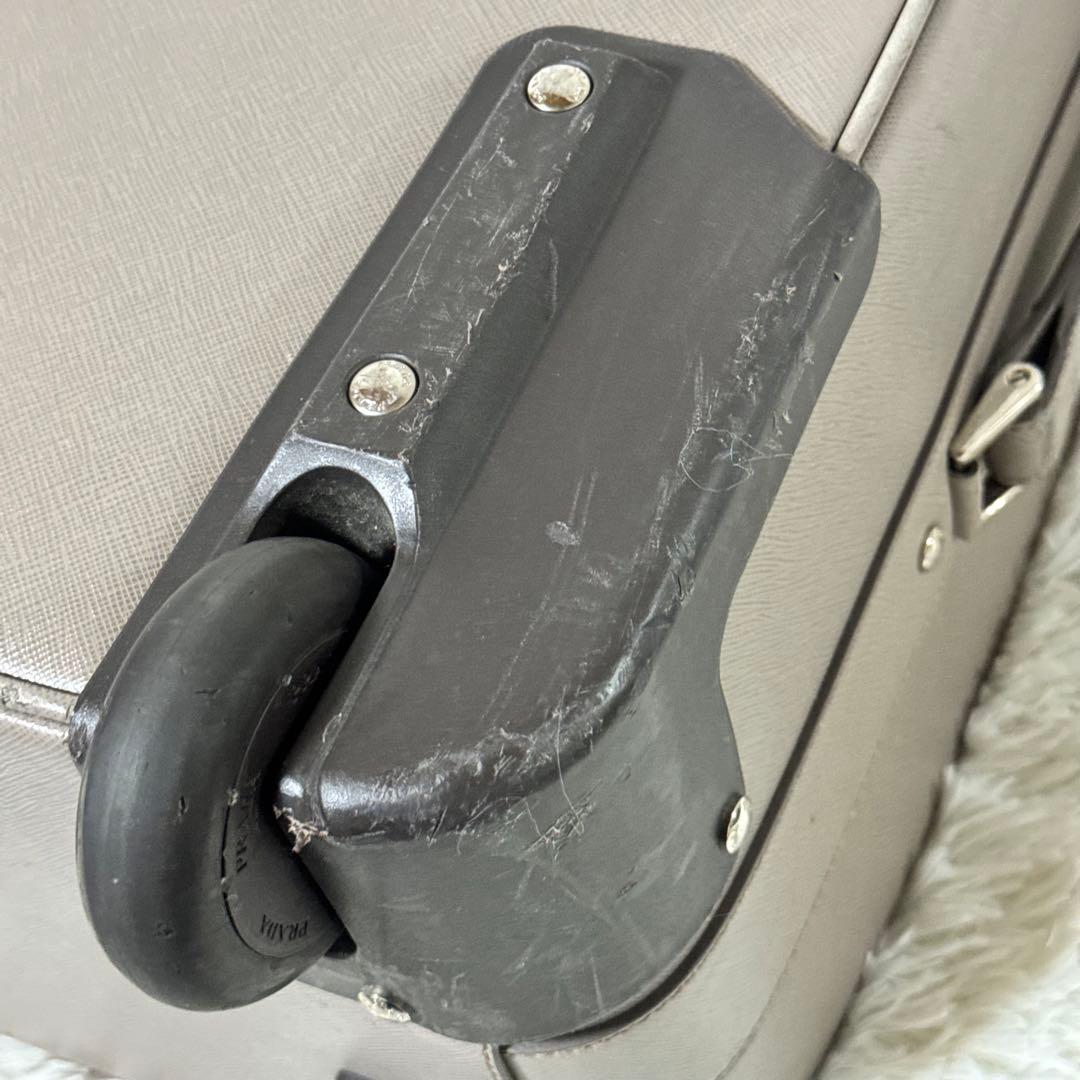 PRADA プラダ　トライアングルロゴ　キャリーケース　サフィアーノ　グレージュ