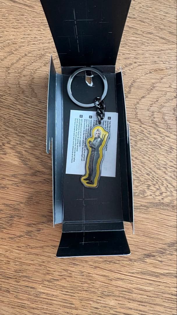 サンダーボルツ　エレーナ　キーチェーン　非売品　marvel