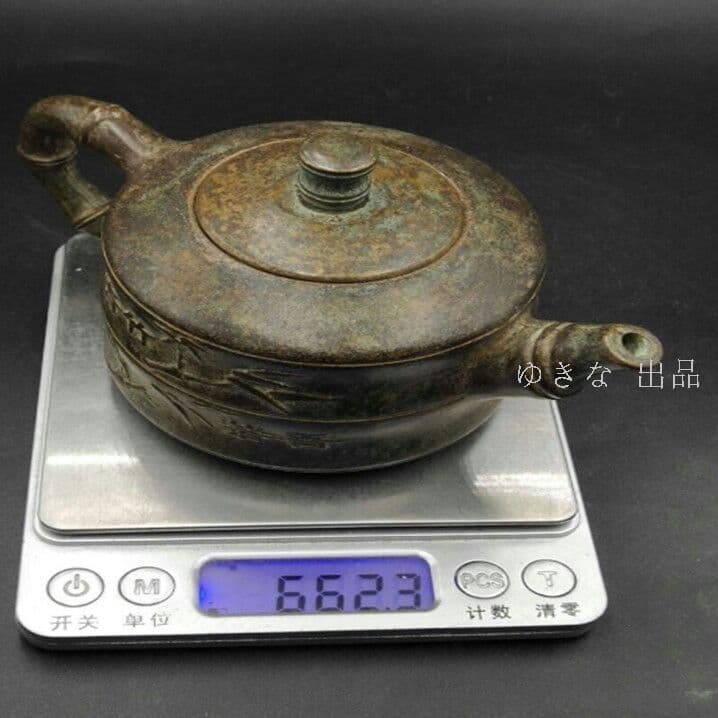 古玩古びた工芸品の青竹茶香のやかんの徳利の置物。