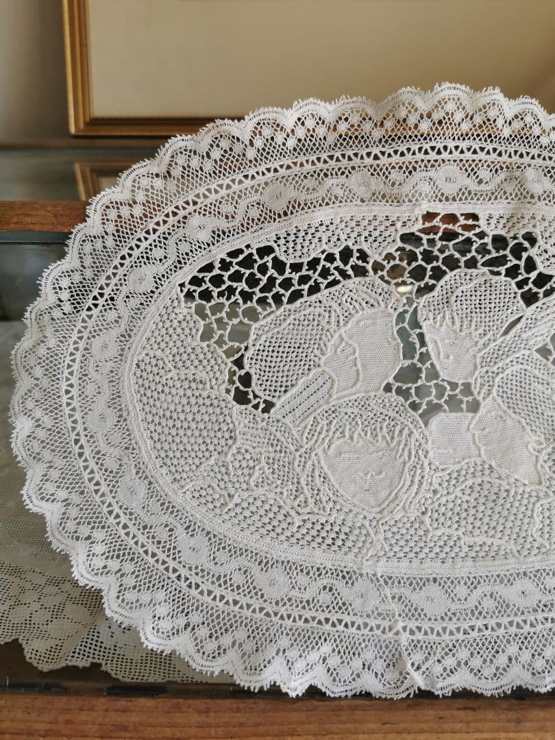 アンティーク ポワンドヴェニス ５人の天使のニードルワーク 手刺繍レースドイリー