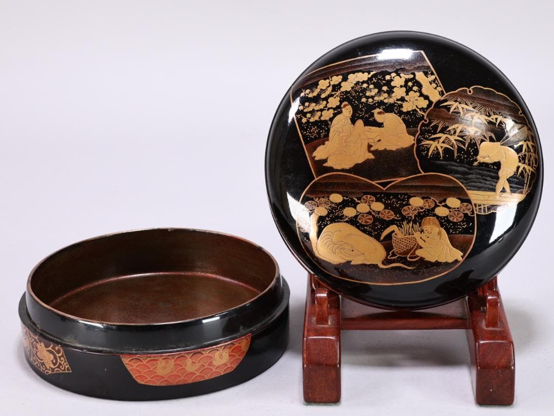 前田家伝来　江戸期　天下一中嶋和泉守貞次作　松竹梅五曜玄武紋様　古鏡　蒔絵共箱