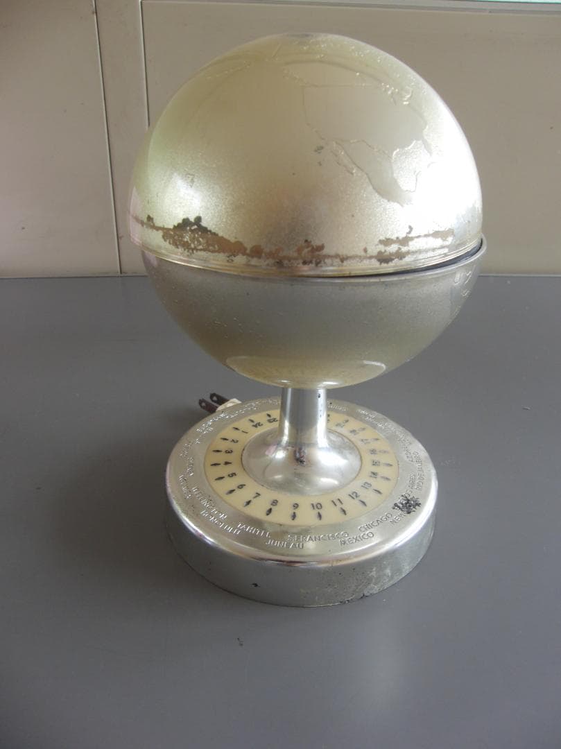 地球儀型デスクスタンド（ワールドタイム付き）