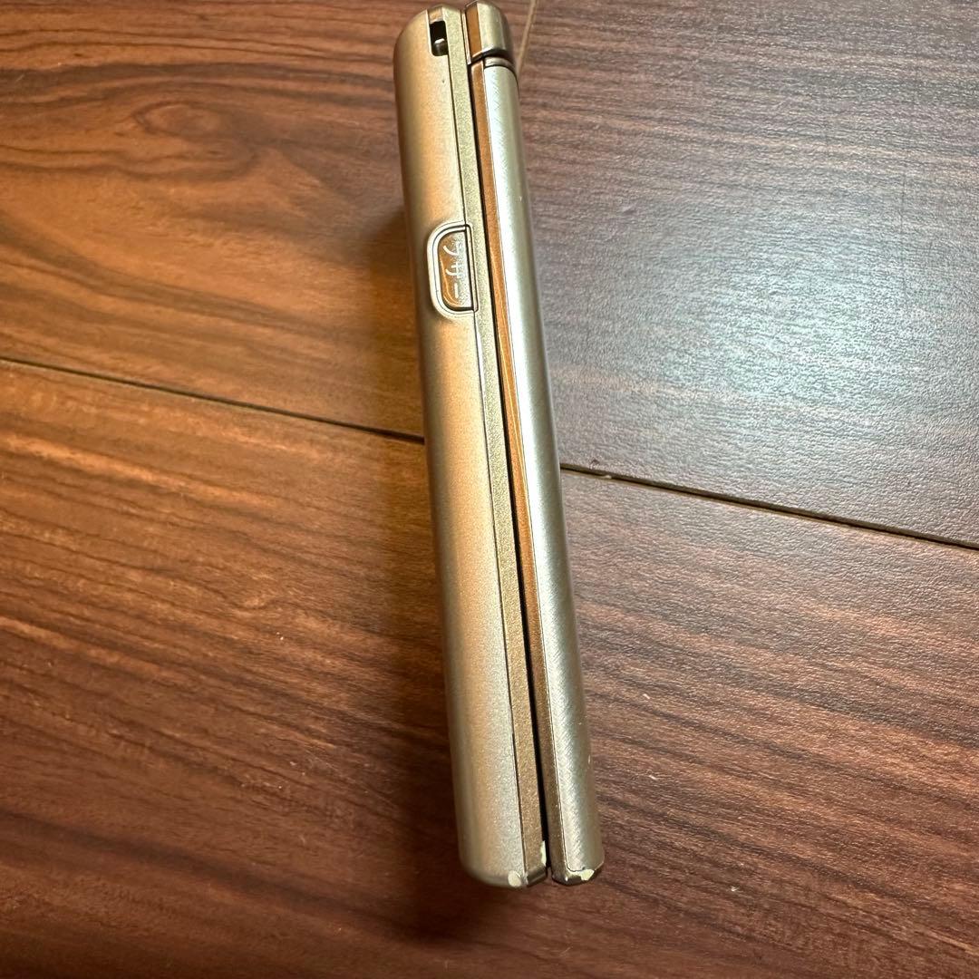 au KYF38 グラティナ ガラケー 5550