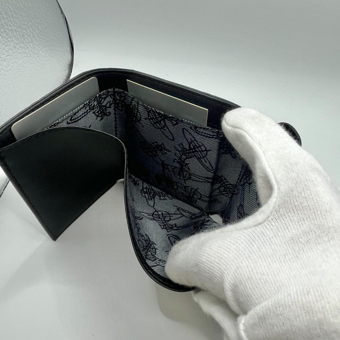 大人気 Vivienne Westwood 新品 黒 ミニ レター型 型押し