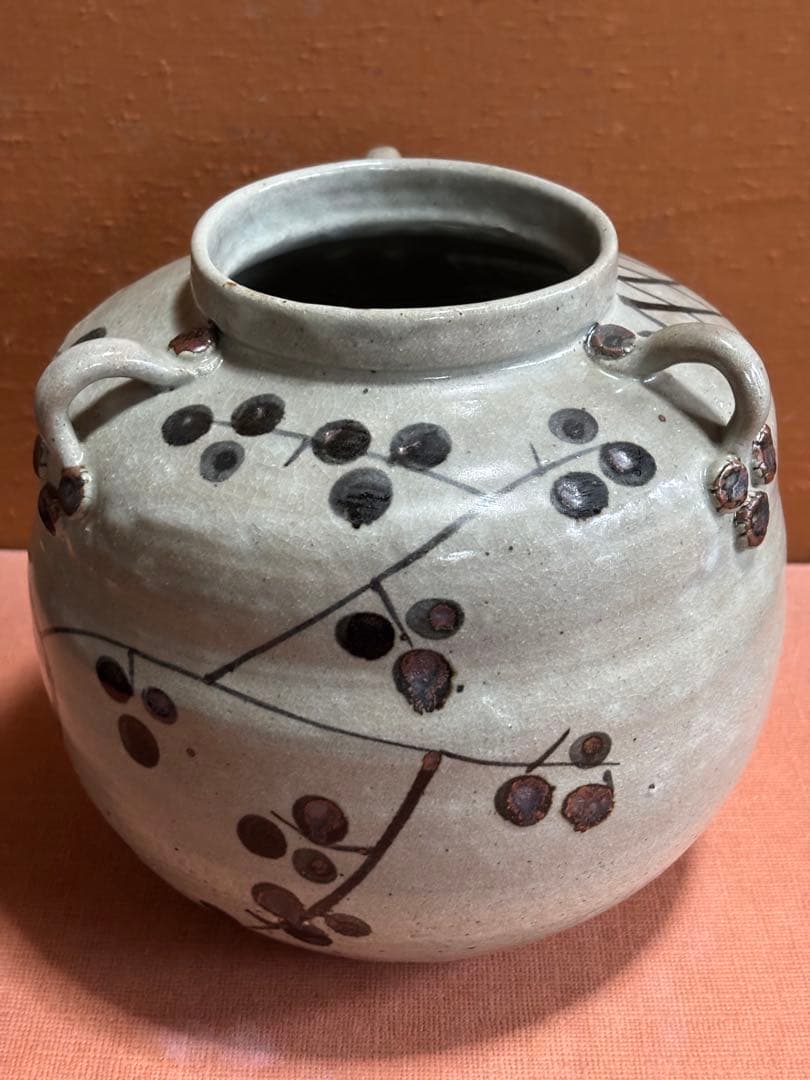 荒川豊蔵作絵唐津藁灰釉梅花三耳壺　唐津小十窯にて