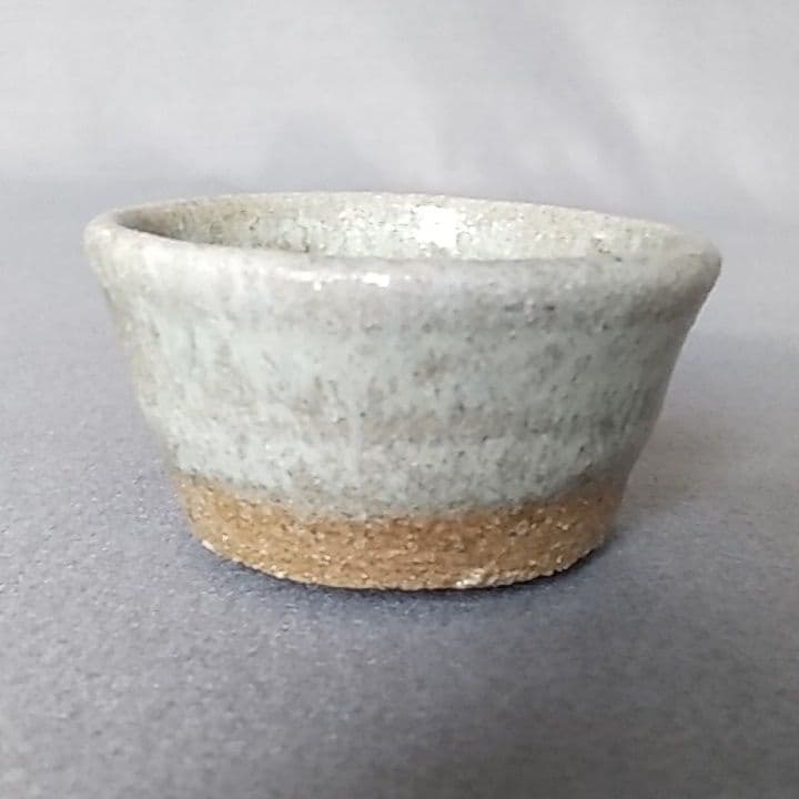 西岡小十　作　斑唐津ぐい吞み　まだら唐津ぐい吞み　唐津ぐい吞み　箱なし