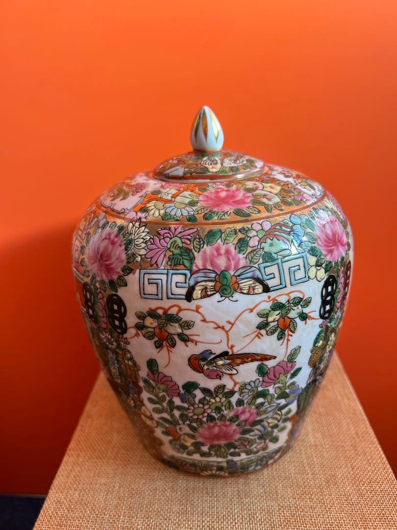 1266  中国　骨董　大清乾隆年製　粉彩人物花鳥文　花瓶　壺　時代物