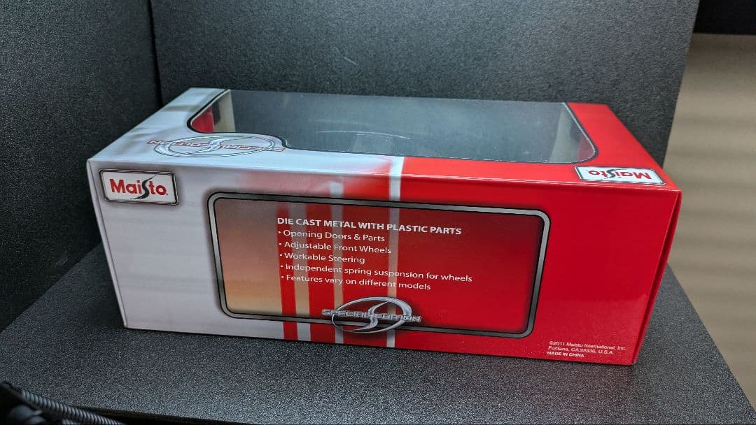 マイスト　maisto　1/18　メルセデスベンツ　Eクラス E-klass